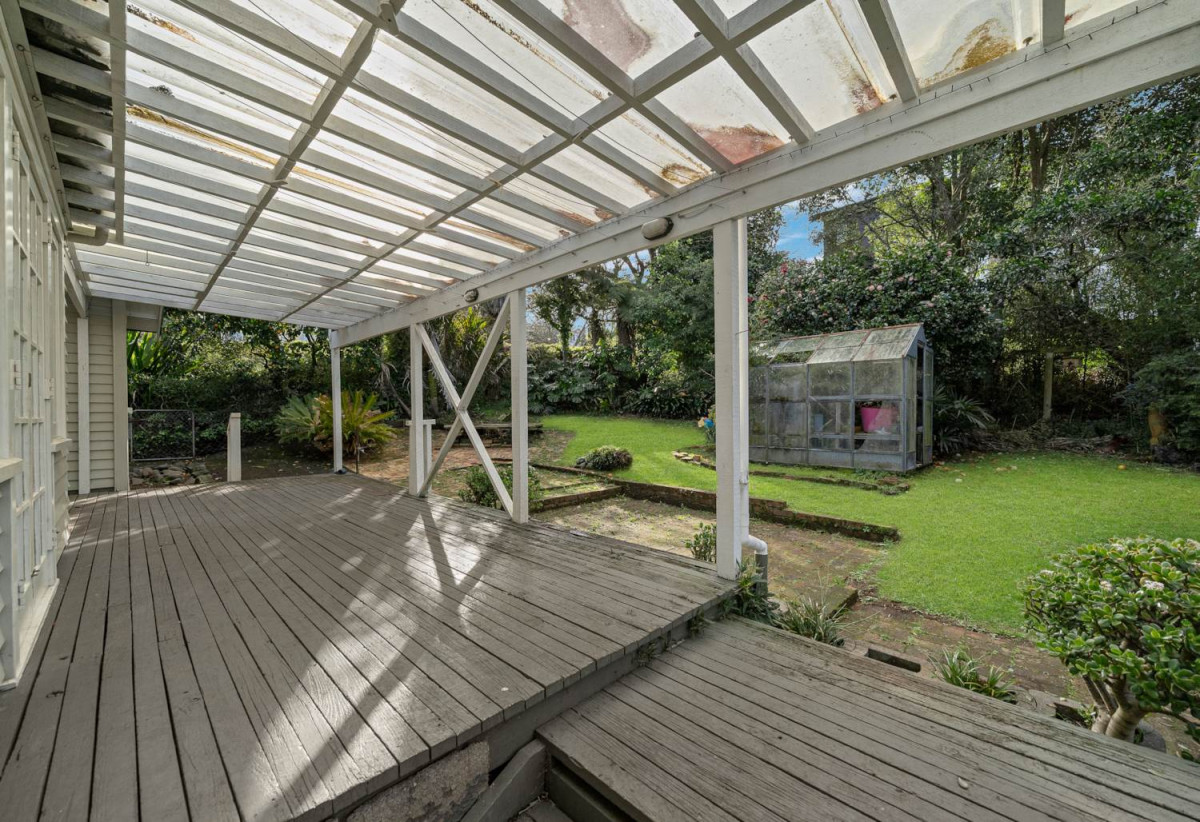 936m2 section, 4 beds 1 bath house with garage, 590 Mount Albert, Royal Oak, Auckland