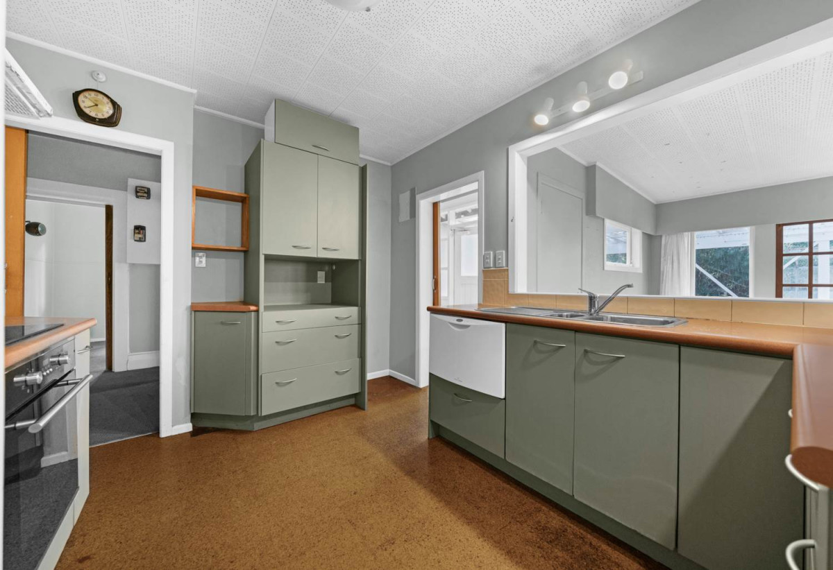 936m2 section, 4 beds 1 bath house with garage, 590 Mount Albert, Royal Oak, Auckland