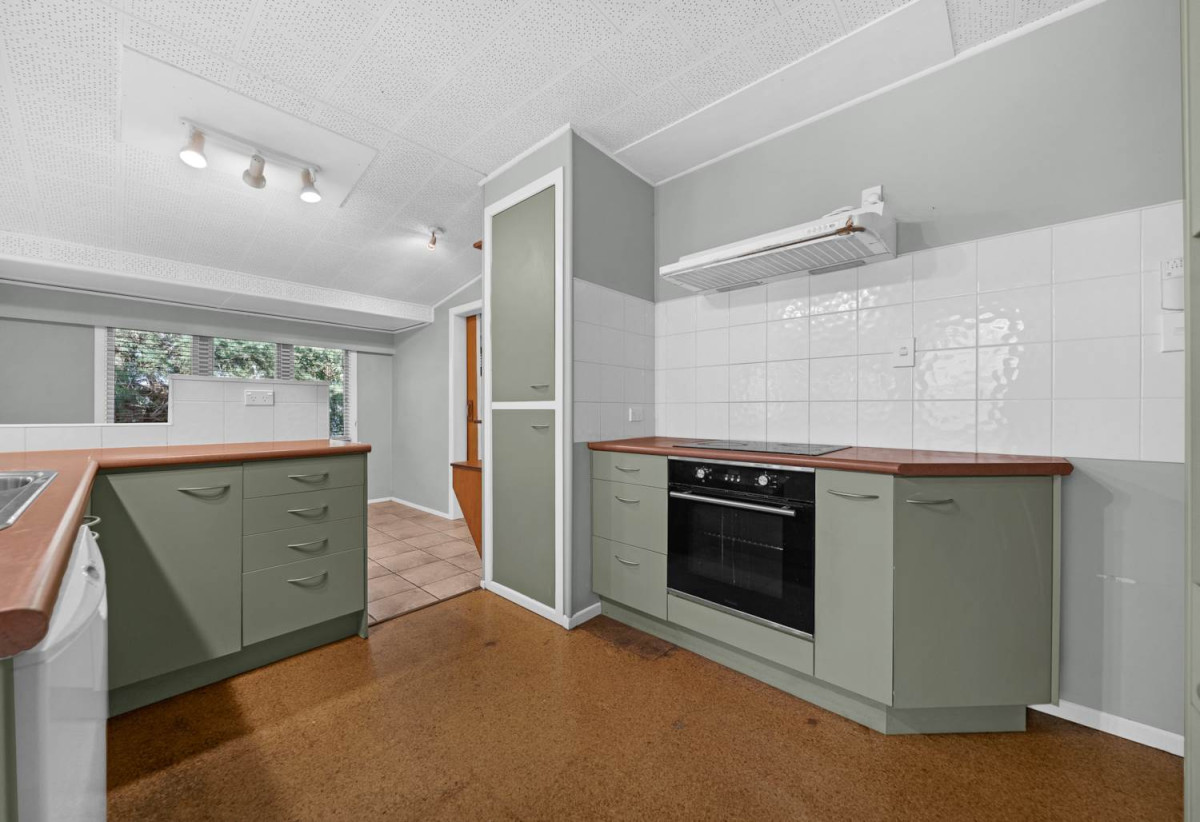 936m2 section, 4 beds 1 bath house with garage, 590 Mount Albert, Royal Oak, Auckland