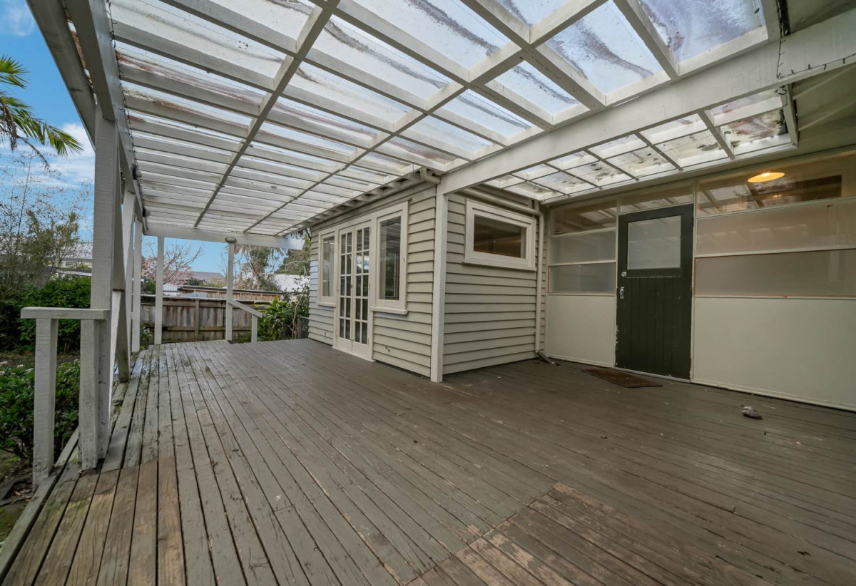 936m2 section, 4 beds 1 bath house with garage, 590 Mount Albert, Royal Oak, Auckland