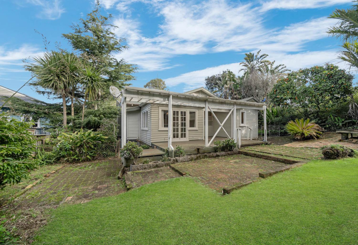 936m2 section, 4 beds 1 bath house with garage, 590 Mount Albert, Royal Oak, Auckland