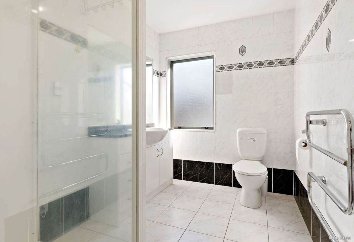 501m2 section, 6 beds 3 baths house with double garage, 46 Joy Street, Albany, Auckland