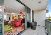 Must sell, Auckland Girls’ Grammar School zone, 61m2 Freehold 1 bed 1 bath apartment with car park, Access to the communal rooftop deck with panoramic harbour, Sky Tower, and city views, Current weekly rental income of $550/p.w, with a fixed term to 15 Feb 2027, 2A/31 Day Street, City Centre, Auckland