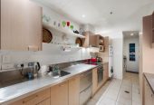 Must sell, Auckland Girls’ Grammar School zone, 61m2 Freehold 1 bed 1 bath apartment with car park, Access to the communal rooftop deck with panoramic harbour, Sky Tower, and city views, Current weekly rental income of $550/p.w, with a fixed term to 15 Feb 2027, 2A/31 Day Street, City Centre, Auckland