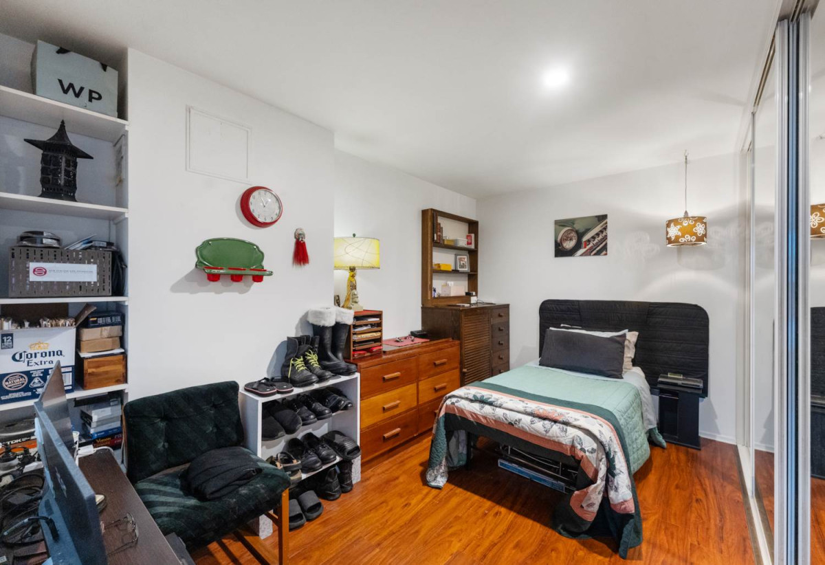 Must sell, Auckland Girls’ Grammar School zone, 61m2 Freehold 1 bed 1 bath apartment with car park, Access to the communal rooftop deck with panoramic harbour, Sky Tower, and city views, Current weekly rental income of $550/p.w, with a fixed term to 15 Feb 2027, 2A/31 Day Street, City Centre, Auckland