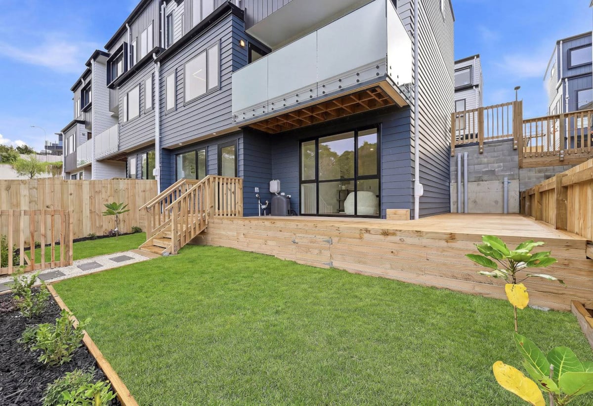 Brandnew 5 beds 3.5 baths home with garage, ground floor 2 beds 1 bath with a separate entrance, 27 Scott Road, Hobsonville, Auckland
