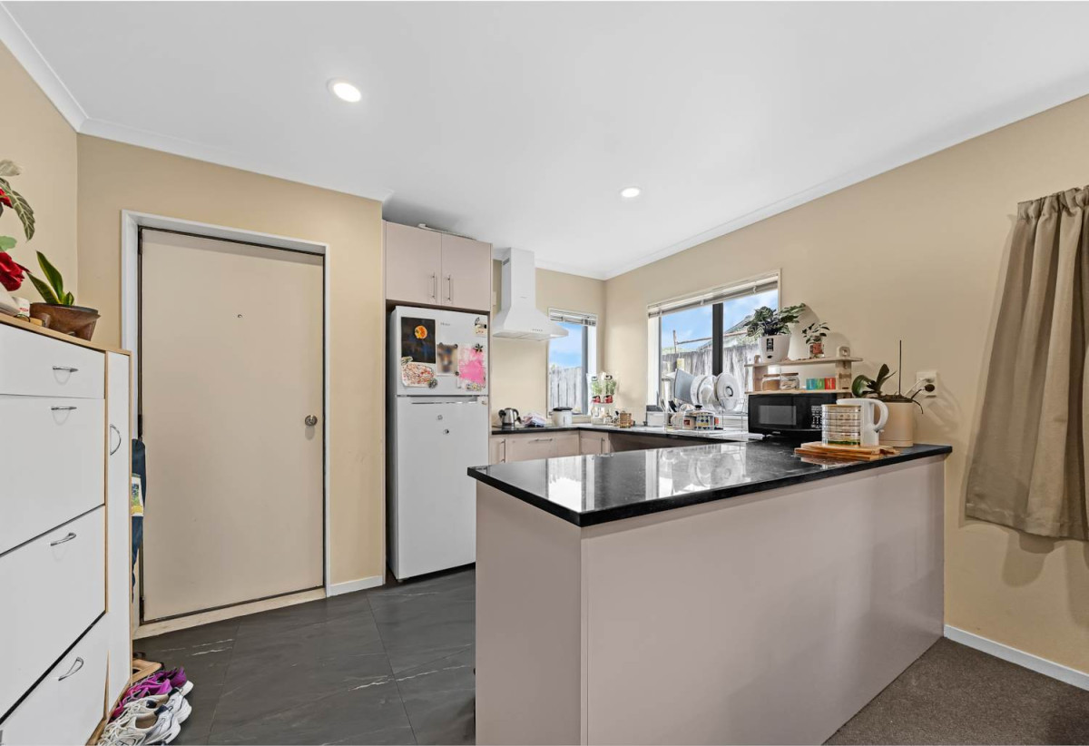 Renovated 3 Years Ago, Brick and tile 4 beds 2 baths house with double garage, 16a Shayla Place, Mangere, Auckland