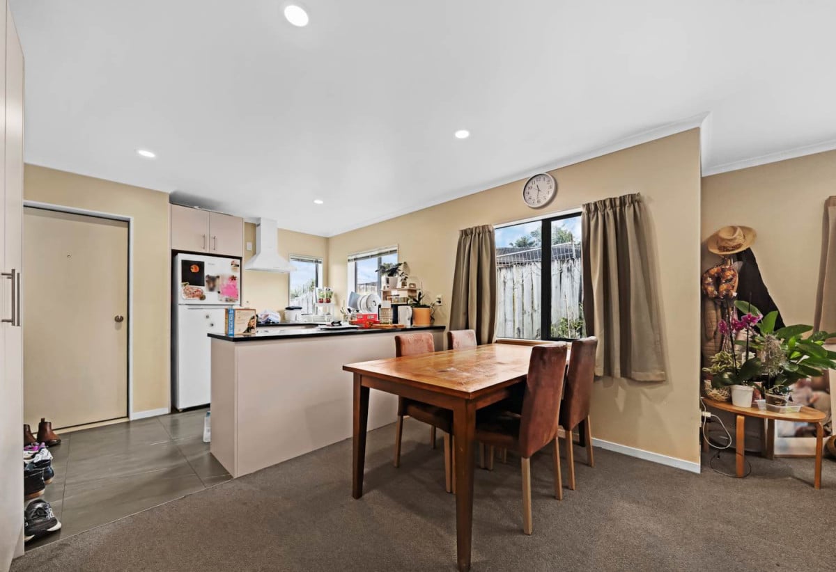 Renovated 3 Years Ago, Brick and tile 4 beds 2 baths house with double garage, 16a Shayla Place, Mangere, Auckland