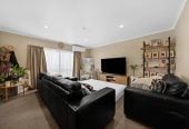 Renovated 3 Years Ago, Brick and tile 4 beds 2 baths house with double garage, 16a Shayla Place, Mangere, Auckland