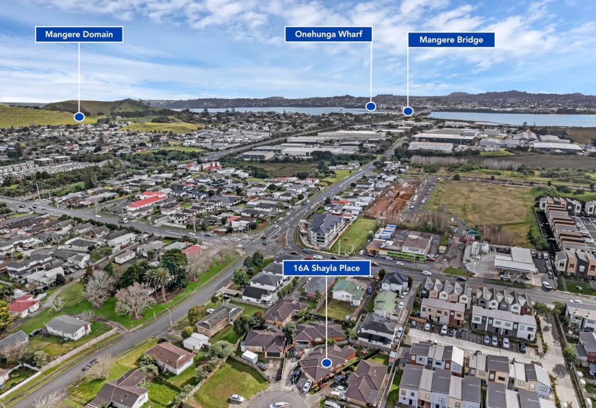 Renovated 3 Years Ago, Brick and tile 4 beds 2 baths house with double garage, 16a Shayla Place, Mangere, Auckland