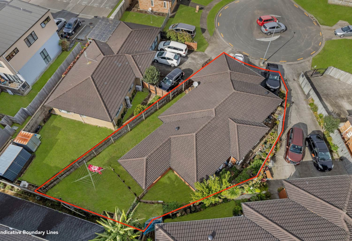 Renovated 3 Years Ago, Brick and tile 4 beds 2 baths house with double garage, 16a Shayla Place, Mangere, Auckland