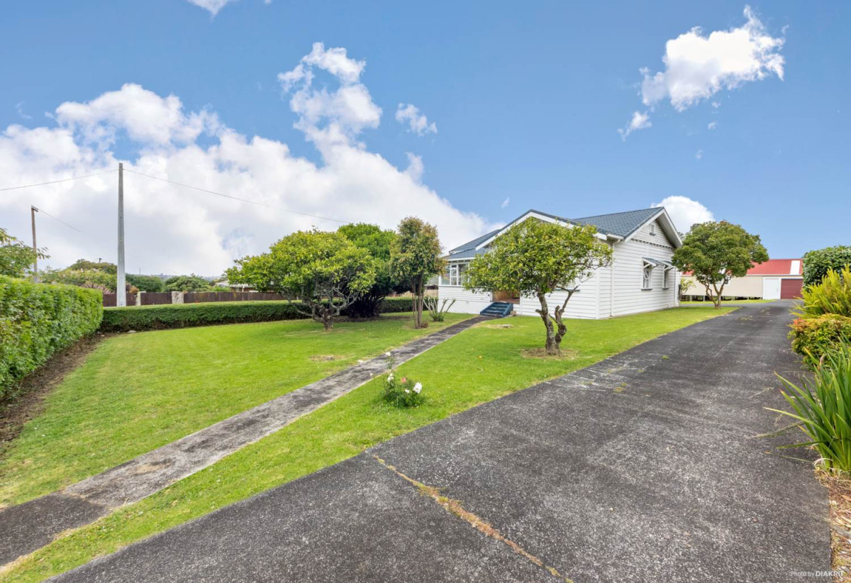 Must Sell, 1464m2 section, RC Approved for 12 units. and each unit comes with onsite parking, 3 beds 1 bath house with carport, 85 Panama Road, Mt Wellington, Auckland