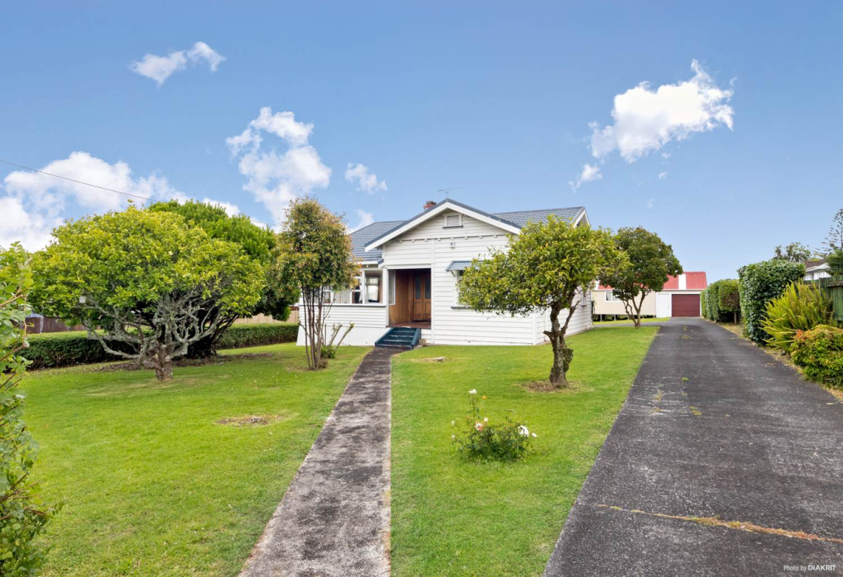 Must Sell, 1464m2 section, RC Approved for 12 units. and each unit comes with onsite parking, 3 beds 1 bath house with carport, 85 Panama Road, Mt Wellington, Auckland