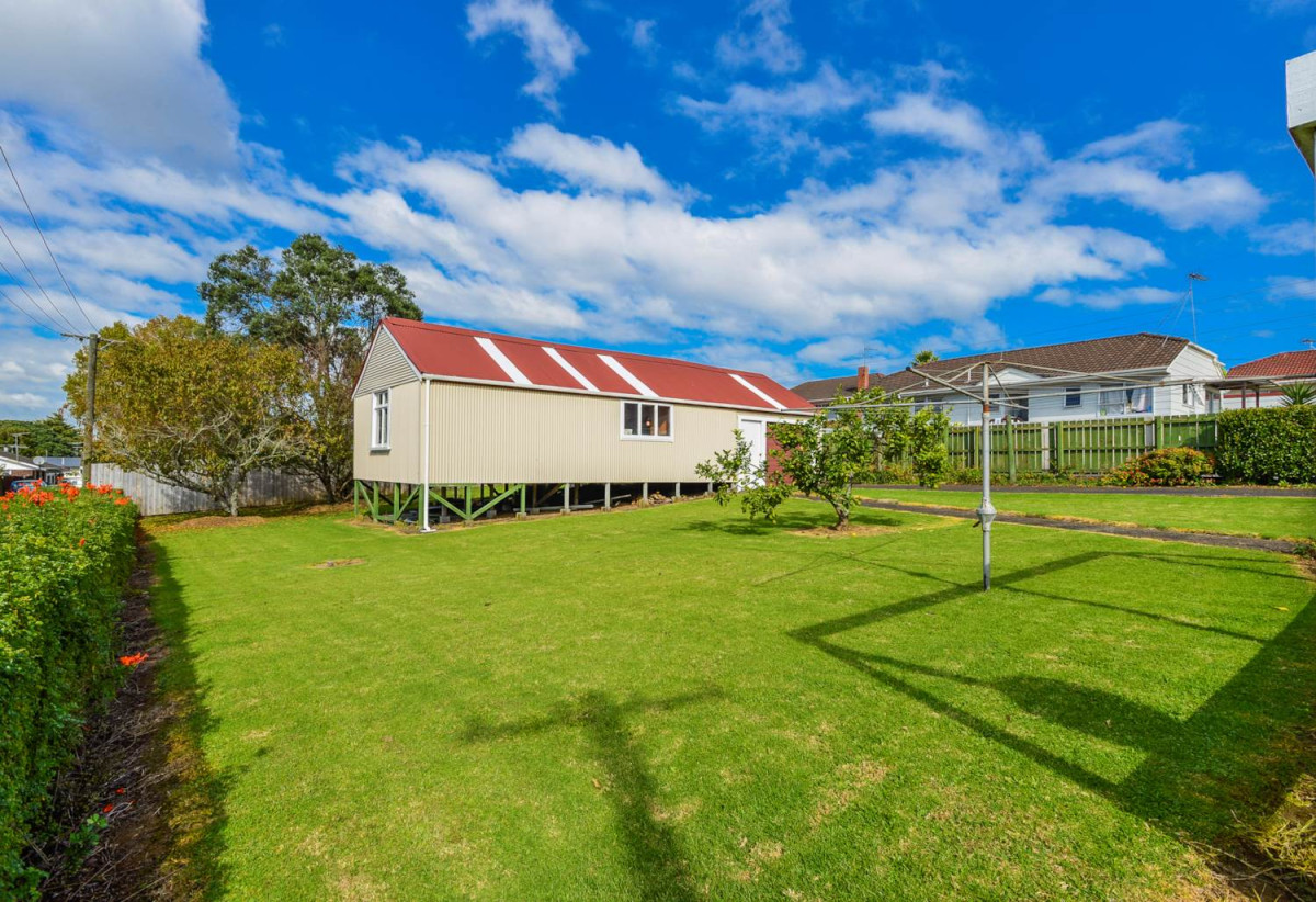 Must Sell, 1464m2 section, RC Approved for 12 units. and each unit comes with onsite parking, 3 beds 1 bath house with carport, 85 Panama Road, Mt Wellington, Auckland