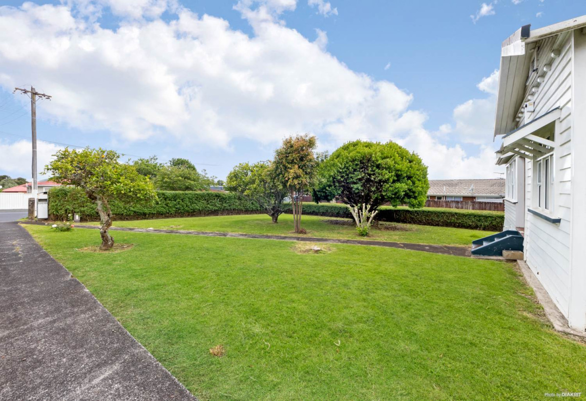 Must Sell, 1464m2 section, RC Approved for 12 units. and each unit comes with onsite parking, 3 beds 1 bath house with carport, 85 Panama Road, Mt Wellington, Auckland