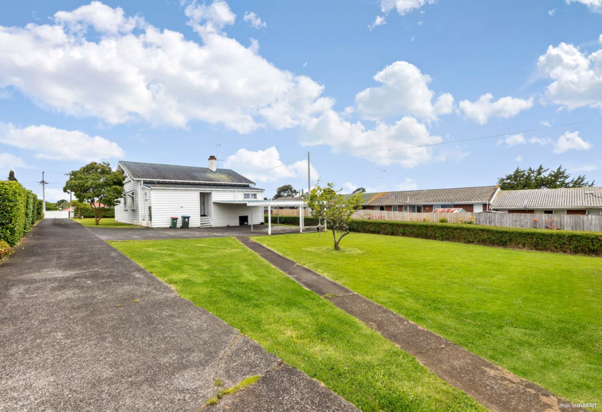 Must Sell, 1464m2 section, RC Approved for 12 units. and each unit comes with onsite parking, 3 beds 1 bath house with carport, 85 Panama Road, Mt Wellington, Auckland