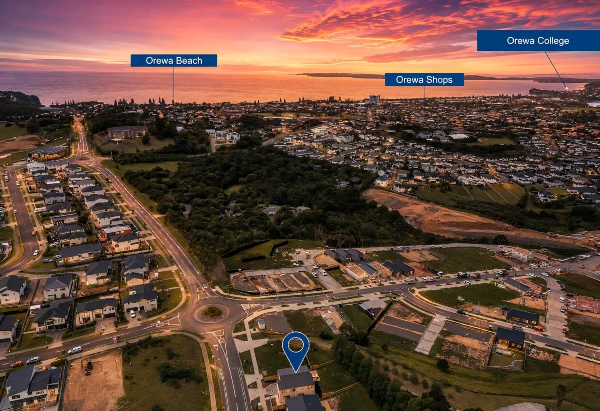 Built by Mars Living Construction and backed by a 10-Year Master Build Guarantee, 227m2 Brandnew 5 beds 3 baths house with double garage on 451m2 section, central air-conditioning, 242B West Hoe Heights, Orewa, Auckland