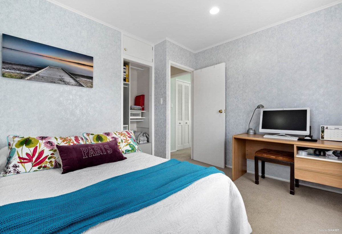 For rent, 5 beds 2 baths house with double garage, available 22nd August, 36 Rodney Street, Howick, Auckland