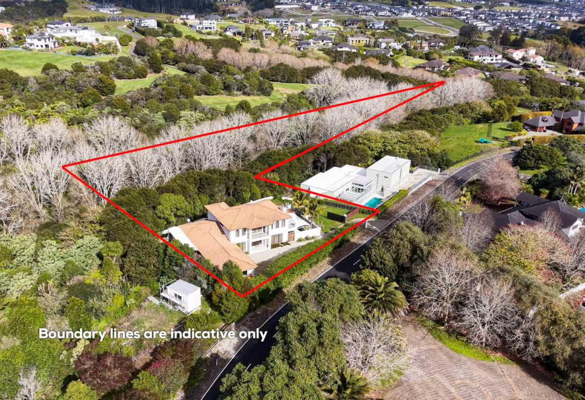5000m2 section, Mediterranean Luxury, Modern Living, 6 beds 4 baths house with triple garage and 2 beds granny, 1.3 km to Mission Heights Junior College, 15B Regis Lane, Flat Bush, Auckland