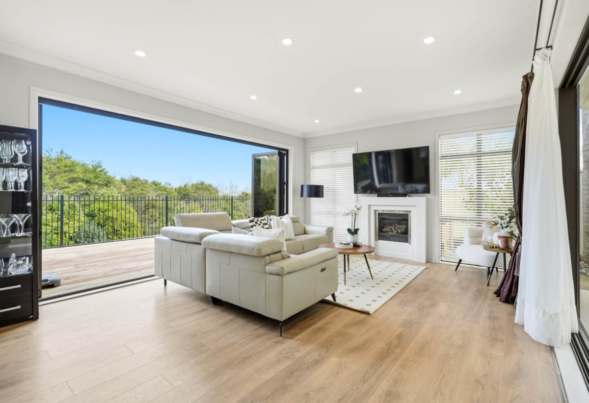 5000m2 section, Mediterranean Luxury, Modern Living, 6 beds 4 baths house with triple garage and 2 beds granny, 1.3 km to Mission Heights Junior College, 15B Regis Lane, Flat Bush, Auckland