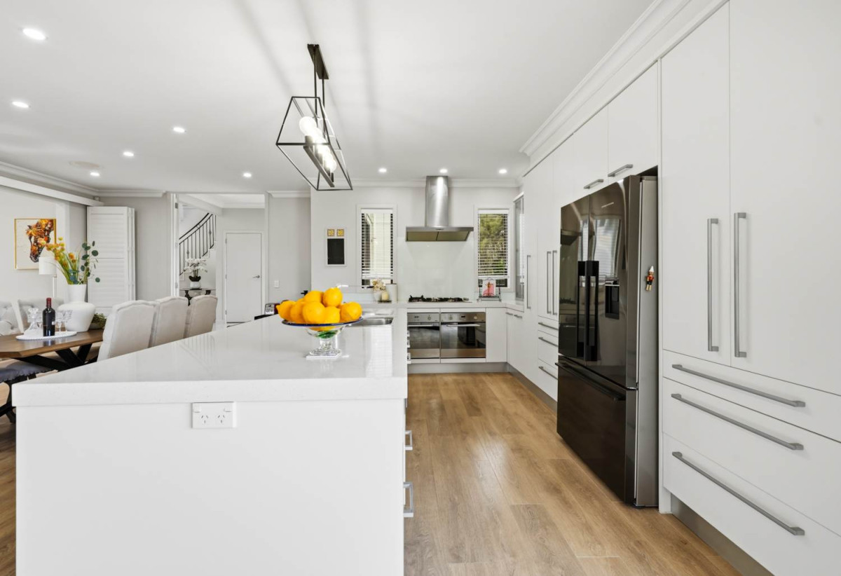 5000m2 section, Mediterranean Luxury, Modern Living, 6 beds 4 baths house with triple garage and 2 beds granny, 1.3 km to Mission Heights Junior College, 15B Regis Lane, Flat Bush, Auckland