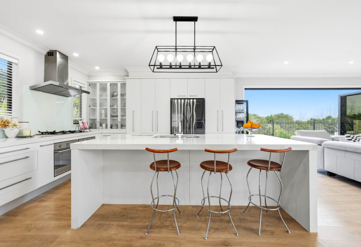 5000m2 section, Mediterranean Luxury, Modern Living, 6 beds 4 baths house with triple garage and 2 beds granny, 1.3 km to Mission Heights Junior College, 15B Regis Lane, Flat Bush, Auckland