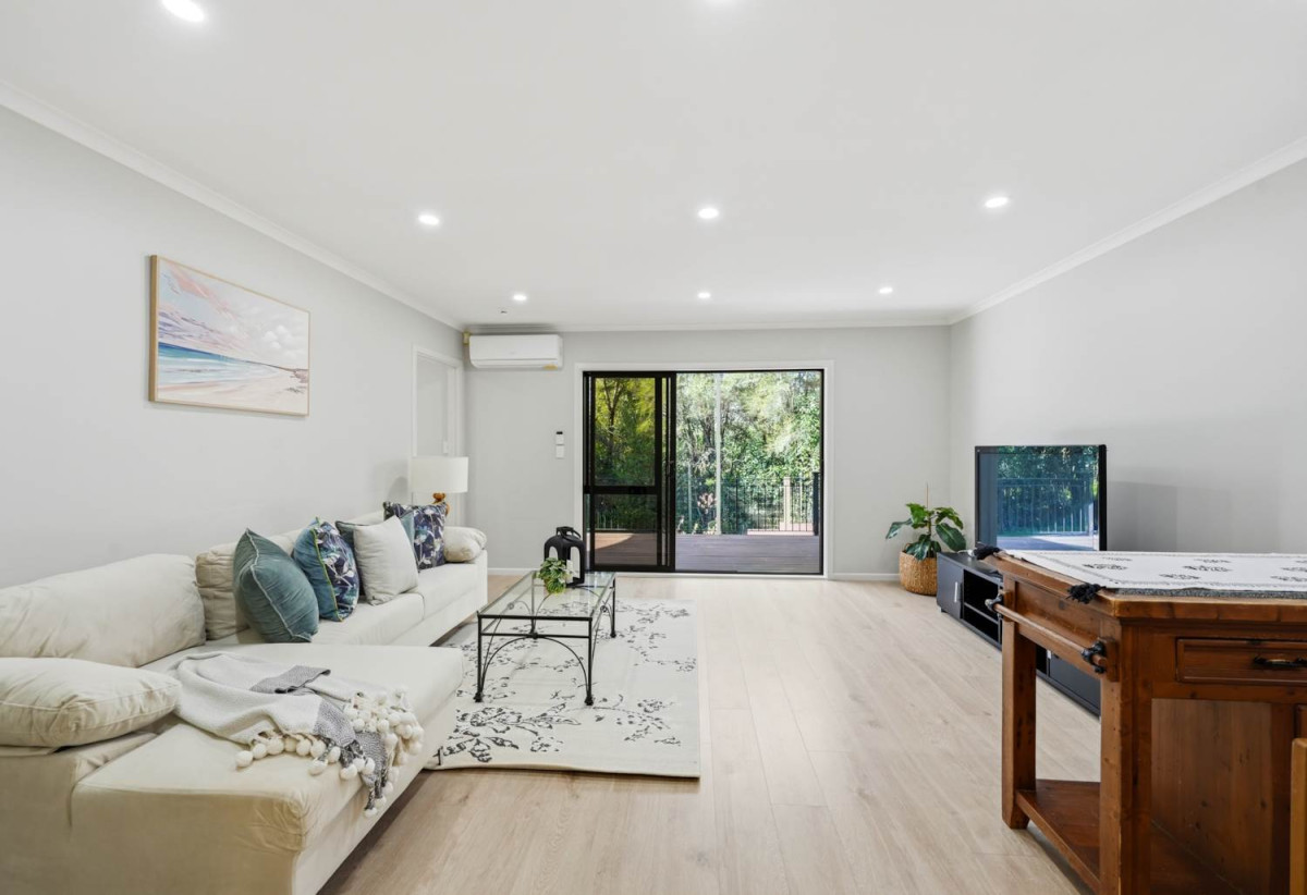 5000m2 section, Mediterranean Luxury, Modern Living, 6 beds 4 baths house with triple garage and 2 beds granny, 1.3 km to Mission Heights Junior College, 15B Regis Lane, Flat Bush, Auckland