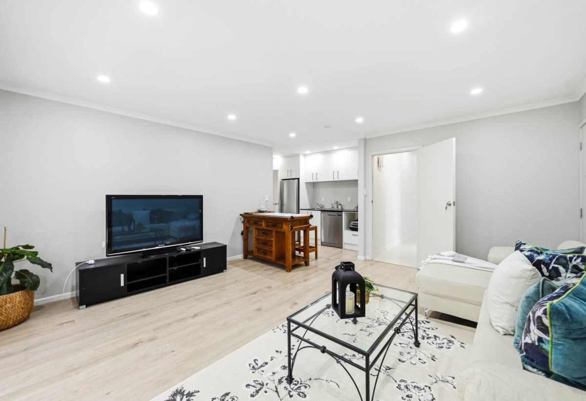 5000m2 section, Mediterranean Luxury, Modern Living, 6 beds 4 baths house with triple garage and 2 beds granny, 1.3 km to Mission Heights Junior College, 15B Regis Lane, Flat Bush, Auckland