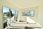 For rent, No smokers, Brandnew 3 beds 2.5 baths townhouse with garage, available now, 1/8 Imatra Place, Sunnyhills, Auckland