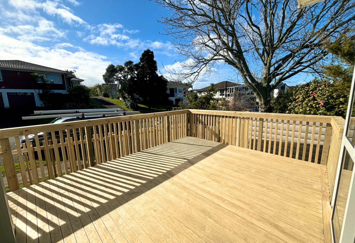 For rent, No smokers, Brandnew 3 beds 2.5 baths townhouse with garage, available now, 1/8 Imatra Place, Sunnyhills, Auckland
