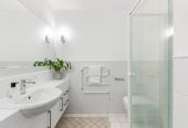 Double Grammar school zone ( AGS and EGGS), Freehold 1 bed 1 bath apartment with car park, Already priced to sell for cash buyers factoring in an upcoming reclad to modernise the building in the near future, 1E/18 Joseph Banks Terrace, Remuera, Auckland