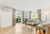 Double Grammar school zone ( AGS and EGGS), Freehold 1 bed 1 bath apartment with car park, Already priced to sell for cash buyers factoring in an upcoming reclad to modernise the building in the near future, 1E/18 Joseph Banks Terrace, Remuera, Auckland