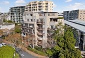 Double Grammar school zone ( AGS and EGGS), Freehold 1 bed 1 bath apartment with car park, Already priced to sell for cash buyers factoring in an upcoming reclad to modernise the building in the near future, 1E/18 Joseph Banks Terrace, Remuera, Auckland