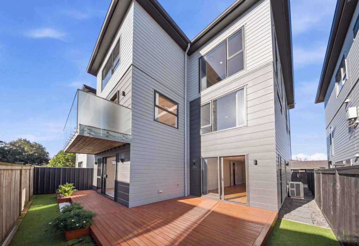 Standalone 5 beds (3 ensuites) 4 baths home with garage, 1 ensuite ground floor, 102B Symonds Street, Royal Oak, Auckland