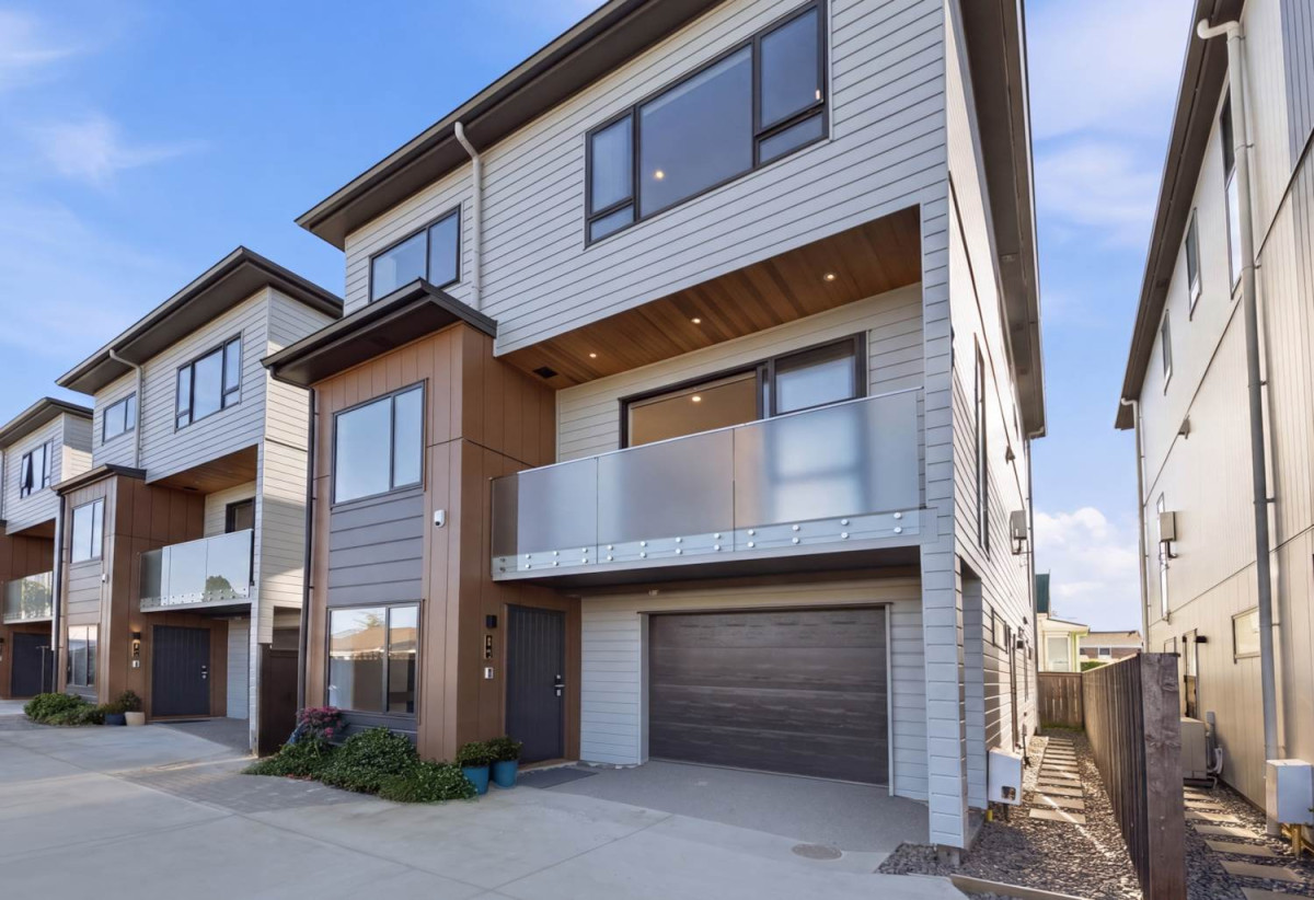 Standalone 5 beds (3 ensuites) 4 baths home with garage, 1 ensuite ground floor, 102B Symonds Street, Royal Oak, Auckland