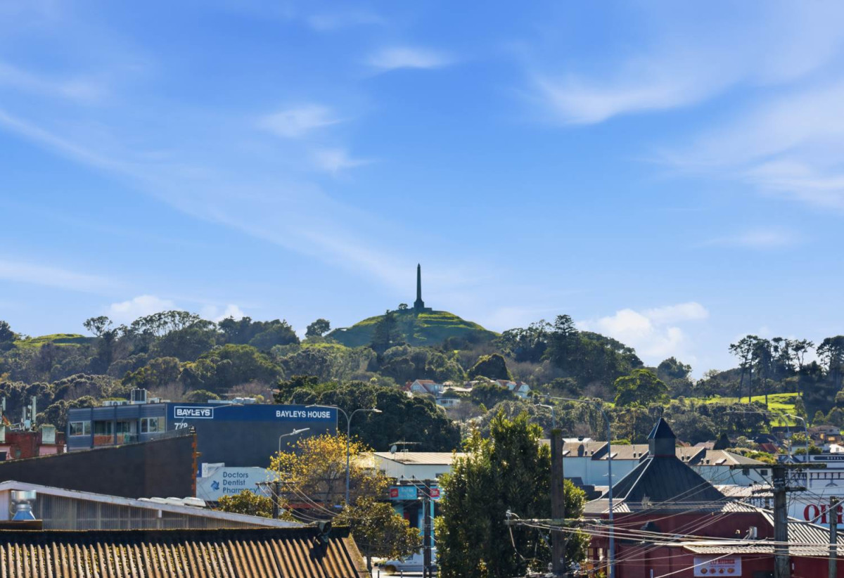 Standalone 5 beds (3 ensuites) 4 baths home with garage, 1 ensuite ground floor, 102B Symonds Street, Royal Oak, Auckland