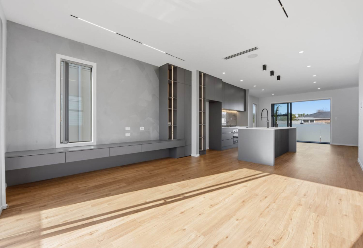 Standalone 5 beds (3 ensuites) 4 baths home with garage, 1 ensuite ground floor, 102B Symonds Street, Royal Oak, Auckland