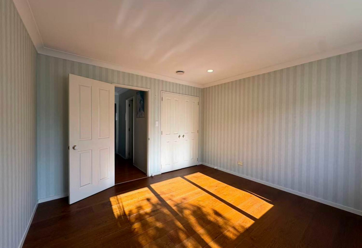 For rent, 4 beds 3 baths house with double garage, available 14th August, 23B Penruddocke Road, Half Moon Bay, Auckland