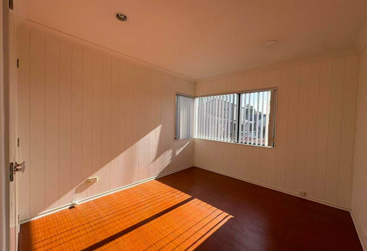 For rent, 4 beds 3 baths house with double garage, available 14th August, 23B Penruddocke Road, Half Moon Bay, Auckland