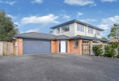 4 beds + study 2 baths house with double garage, 2/12 Solana Court, Botany Downs, Auckland