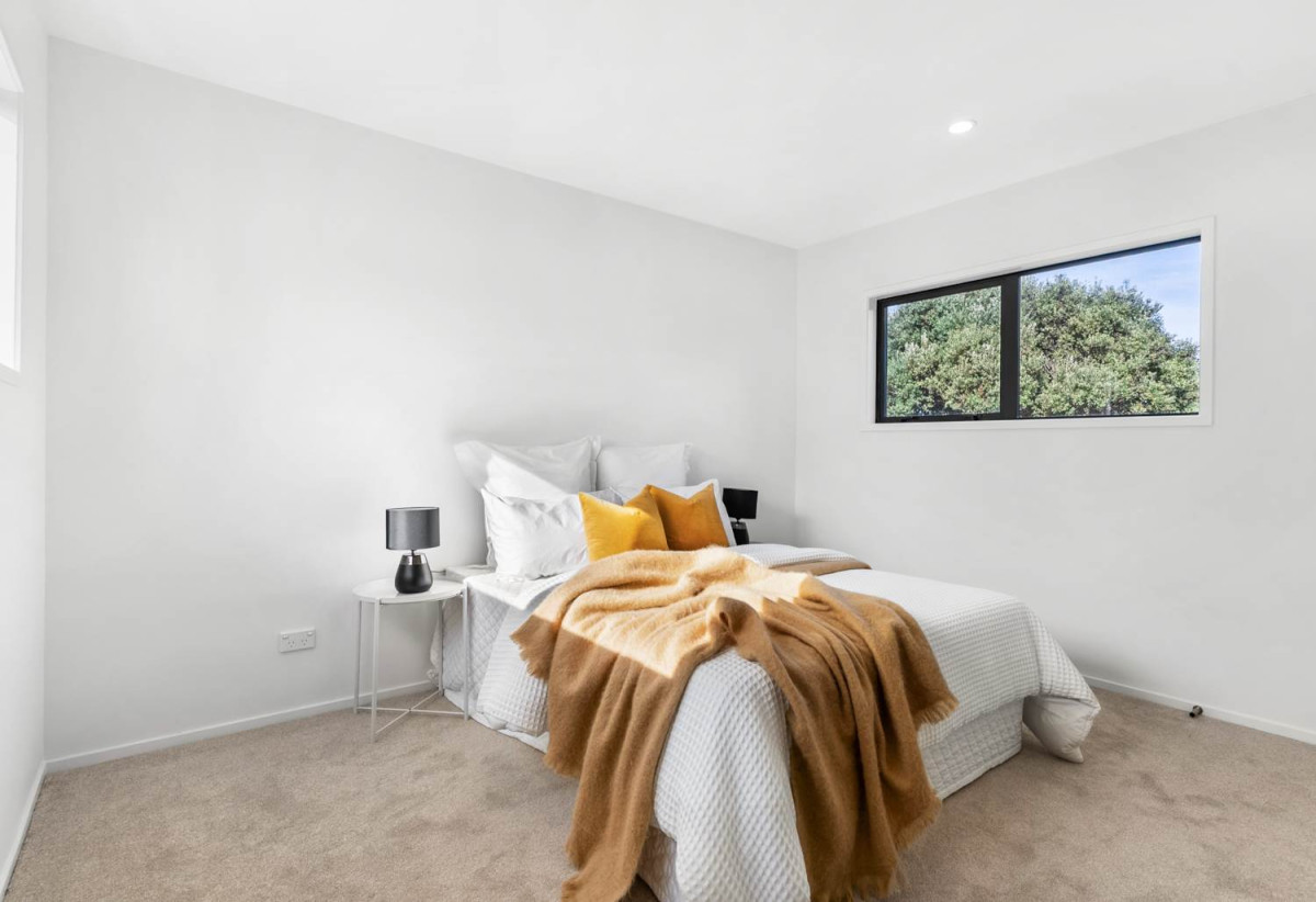 658m2 section, 300m2 Fully renovated 4 beds 2.5 baths house, Double internal-access garage plus workshop, Three versatile living areas including a large rumpus, 14 Heaton Grove, Chatswood, Auckland