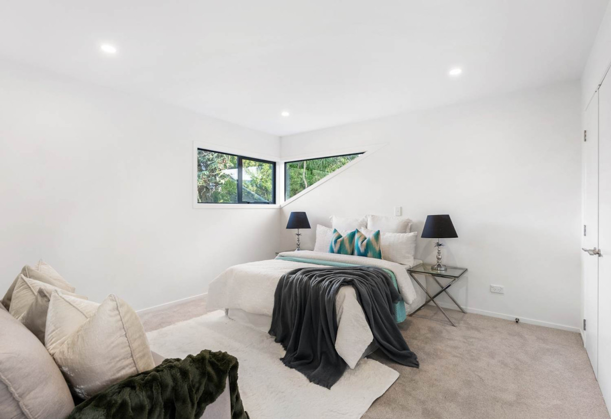 658m2 section, 300m2 Fully renovated 4 beds 2.5 baths house, Double internal-access garage plus workshop, Three versatile living areas including a large rumpus, 14 Heaton Grove, Chatswood, Auckland
