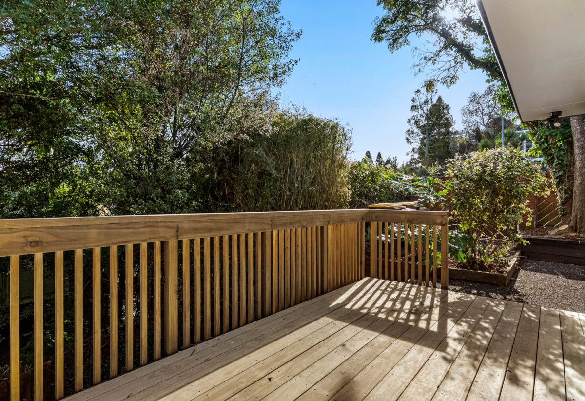 658m2 section, 300m2 Fully renovated 4 beds 2.5 baths house, Double internal-access garage plus workshop, Three versatile living areas including a large rumpus, 14 Heaton Grove, Chatswood, Auckland