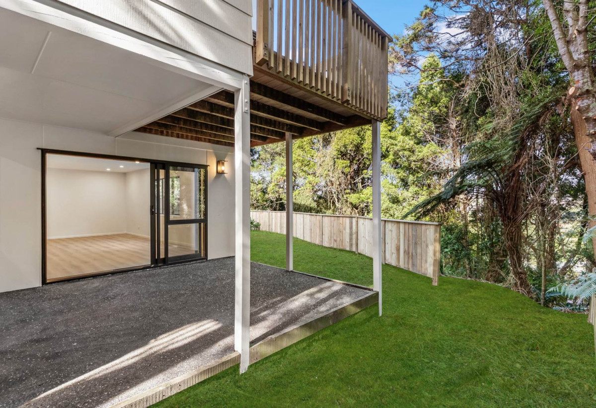 658m2 section, 300m2 Fully renovated 4 beds 2.5 baths house, Double internal-access garage plus workshop, Three versatile living areas including a large rumpus, 14 Heaton Grove, Chatswood, Auckland