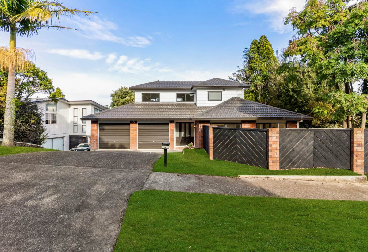 658m2 section, 300m2 Fully renovated 4 beds 2.5 baths house, Double internal-access garage plus workshop, Three versatile living areas including a large rumpus, 14 Heaton Grove, Chatswood, Auckland
