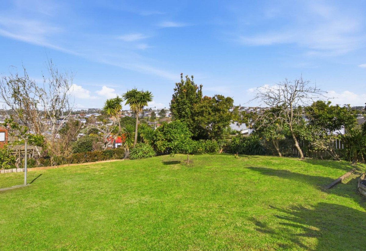 635m2 section, Offered to the market for the first time in 60 years, 4 beds 1 bath house with carport, 27 Hillview Avenue, New Windsor, Auckland
