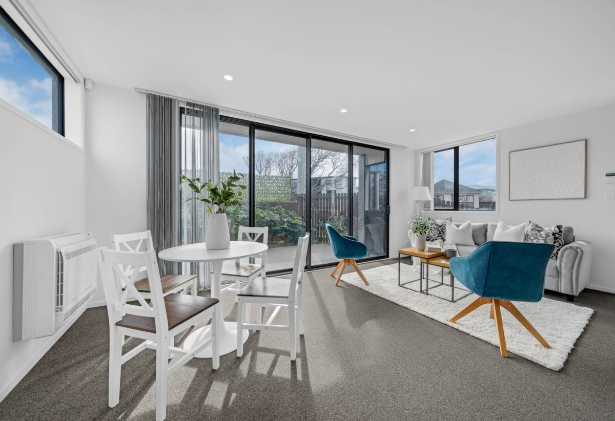 Affordable standalone 4 beds 2 baths home with garage, 1A Gloucester Road, Manurewa, Auckland