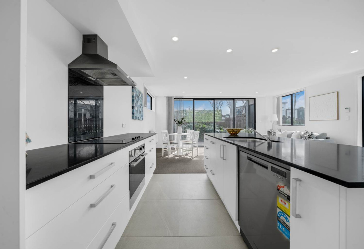 Affordable standalone 4 beds 2 baths home with garage, 1A Gloucester Road, Manurewa, Auckland