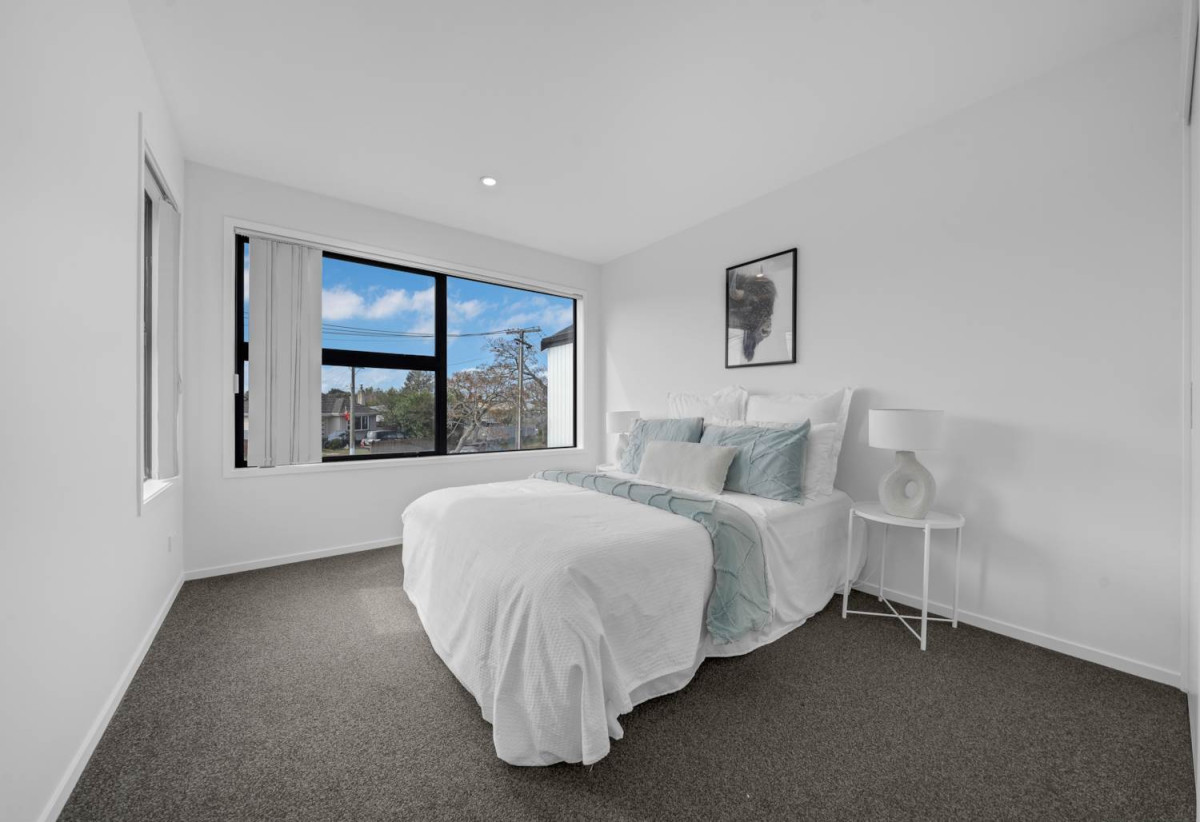 Affordable standalone 4 beds 2 baths home with garage, 1A Gloucester Road, Manurewa, Auckland