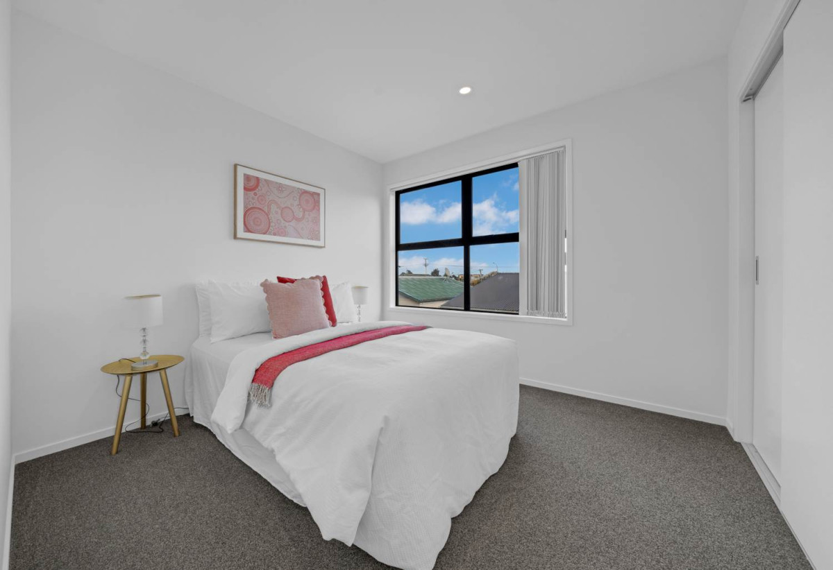 Affordable standalone 4 beds 2 baths home with garage, 1A Gloucester Road, Manurewa, Auckland